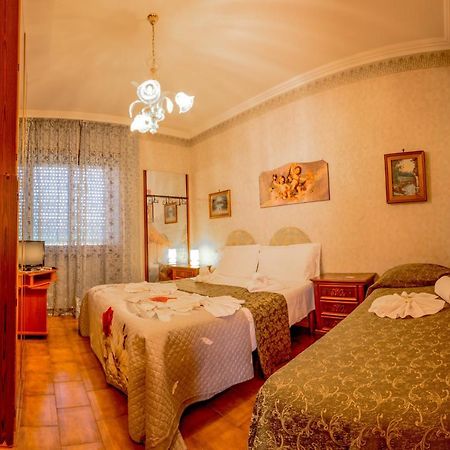Hillary House Hotell Fiumicino Eksteriør bilde