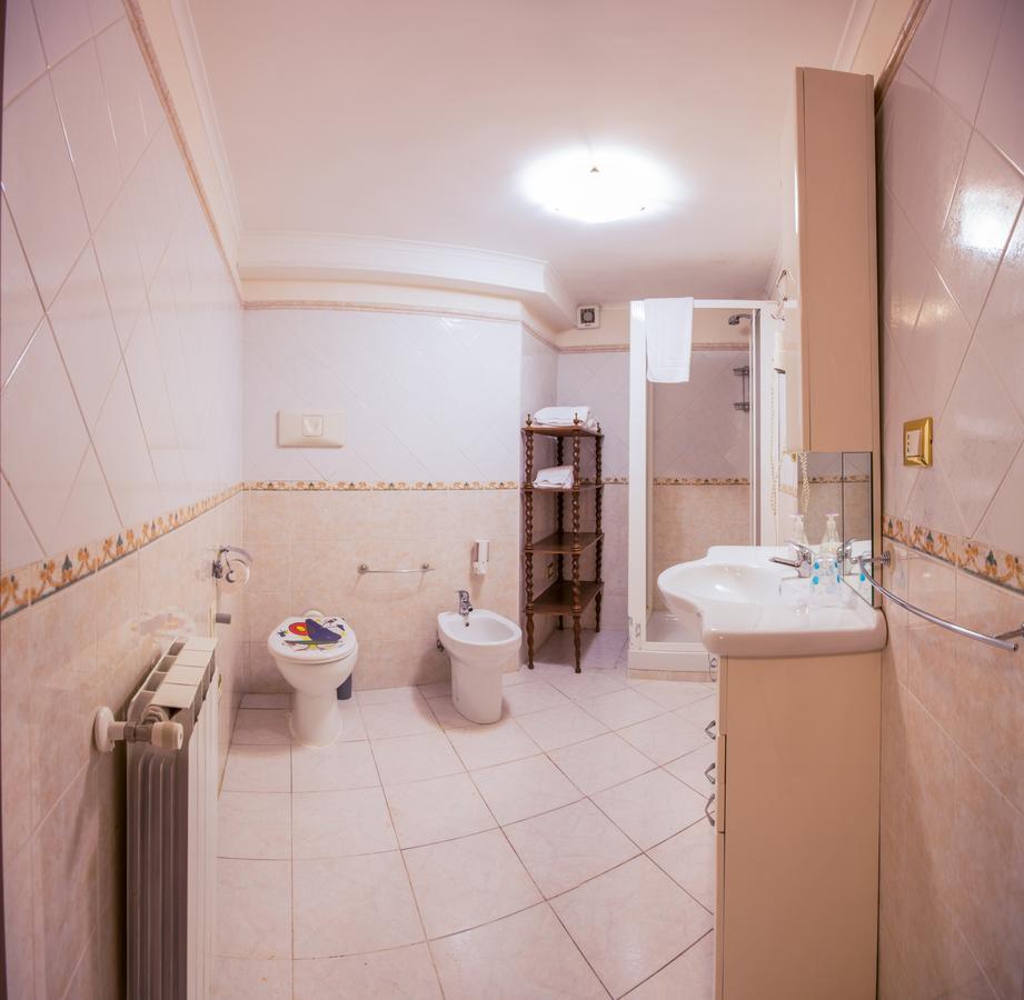 Hillary House Hotell Fiumicino Eksteriør bilde
