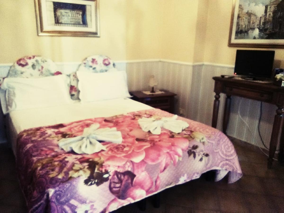 Hillary House Hotell Fiumicino Eksteriør bilde