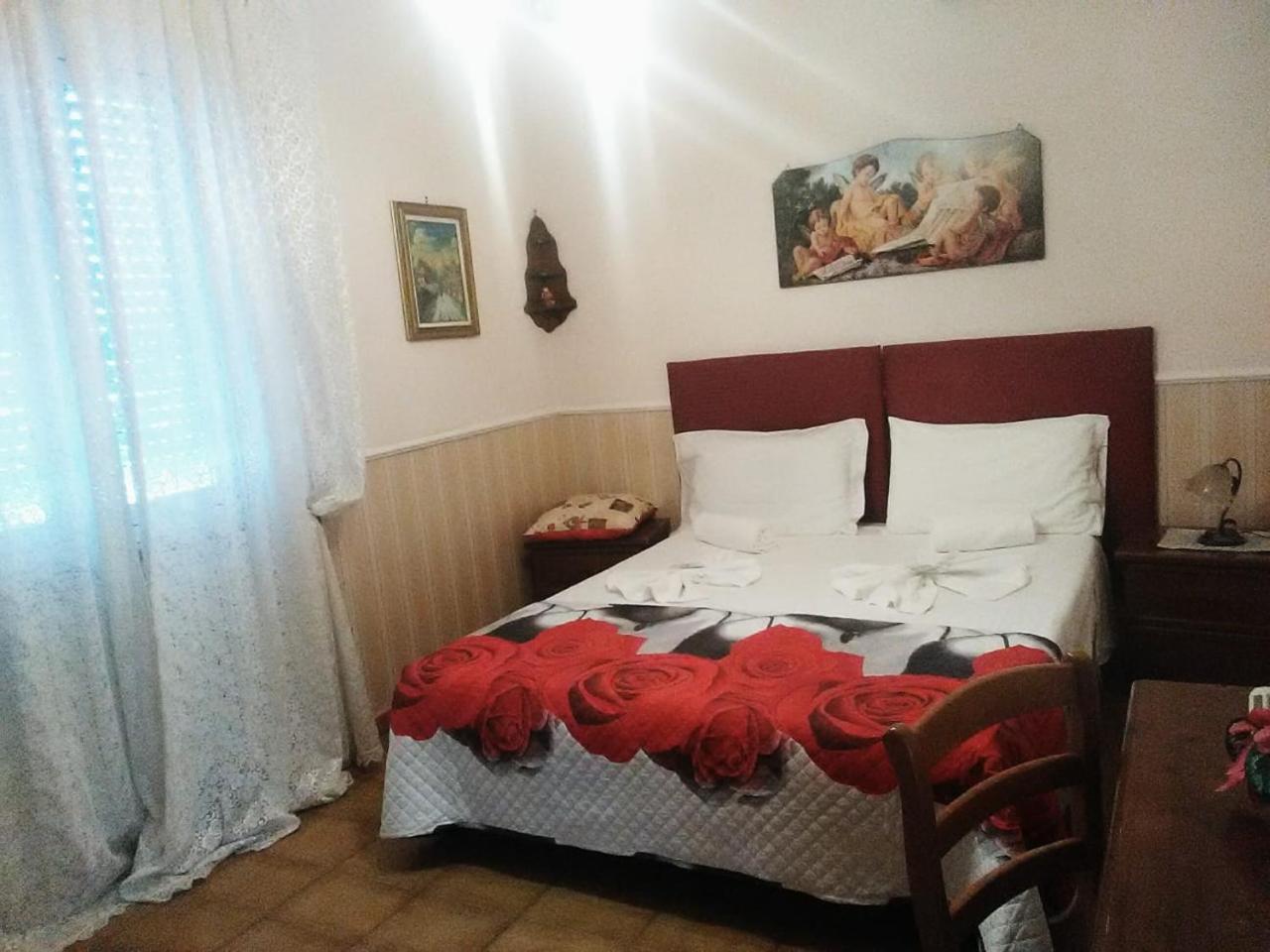 Hillary House Hotell Fiumicino Eksteriør bilde