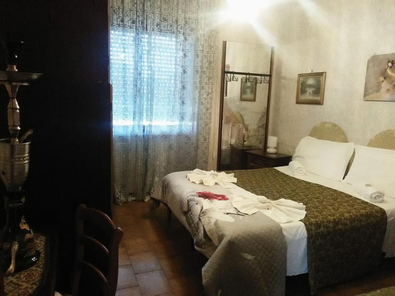 Hillary House Hotell Fiumicino Eksteriør bilde