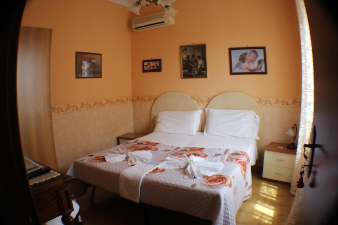 Hillary House Hotell Fiumicino Eksteriør bilde