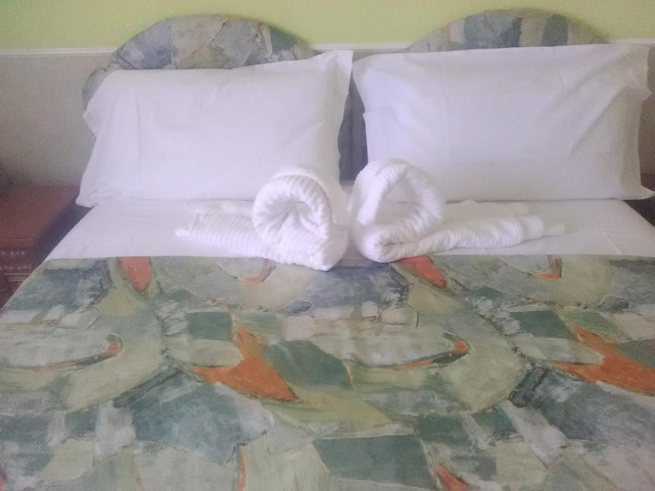 Hillary House Hotell Fiumicino Eksteriør bilde