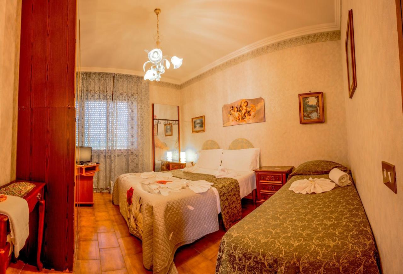 Hillary House Hotell Fiumicino Eksteriør bilde