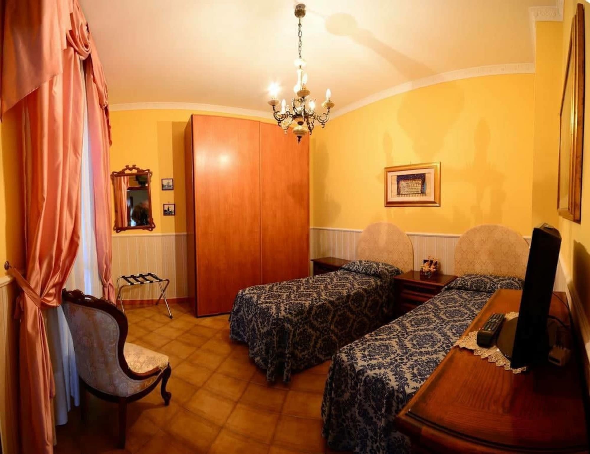 Hillary House Hotell Fiumicino Eksteriør bilde